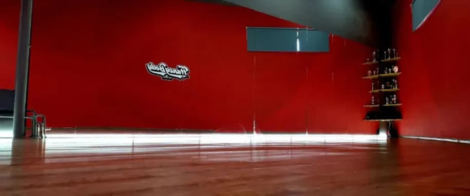 gallery slide