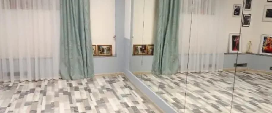 gallery slide
