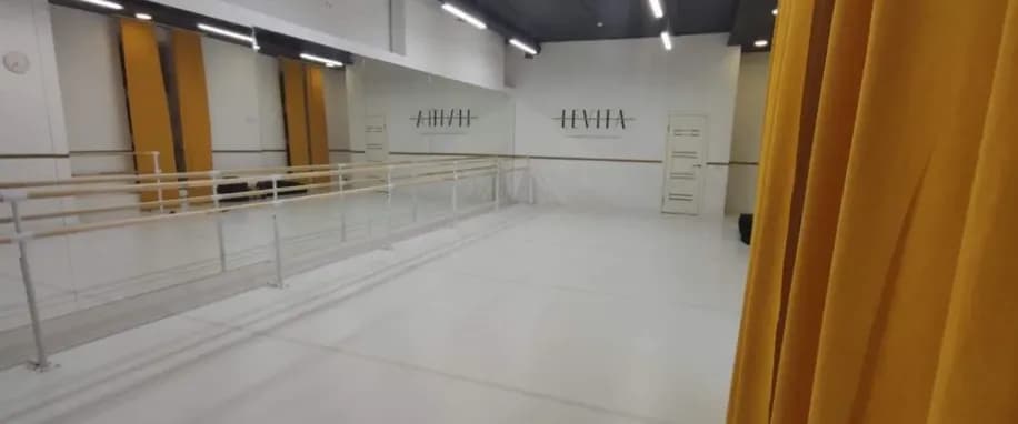 gallery slide