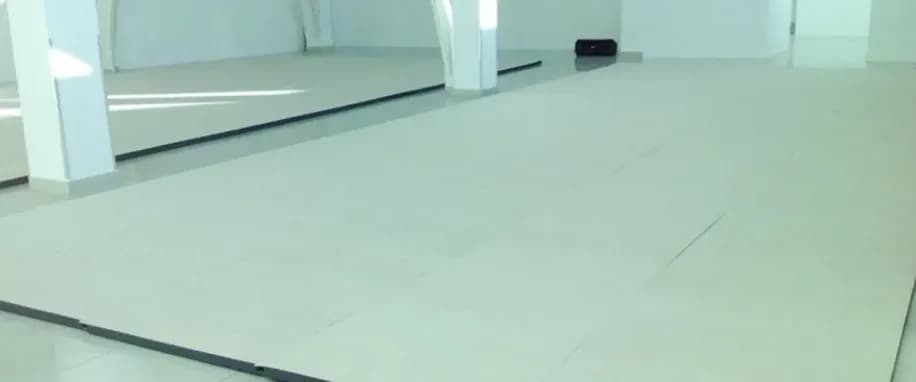 gallery slide
